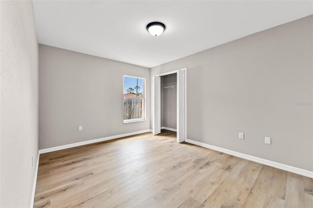 Active With Contract: $299,998 (4 beds, 2 baths, 1880 Square Feet)