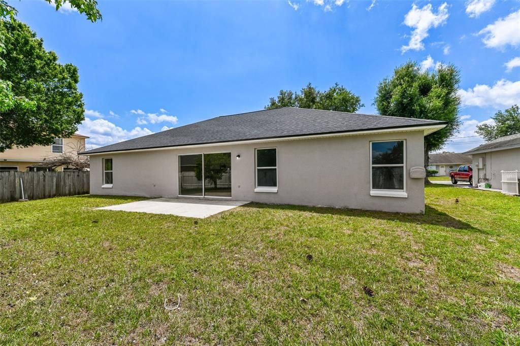 Active With Contract: $299,998 (4 beds, 2 baths, 1880 Square Feet)