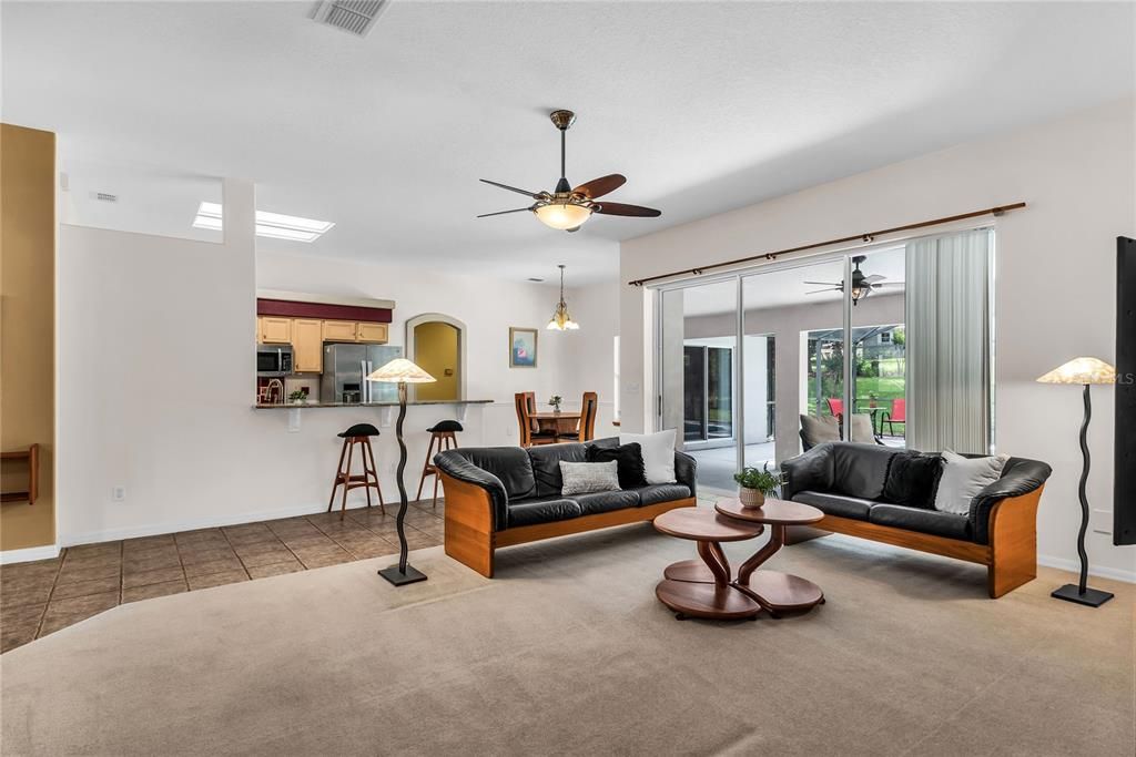 Activo con contrato: $628,000 (3 camas, 2 baños, 2117 Pies cuadrados)
