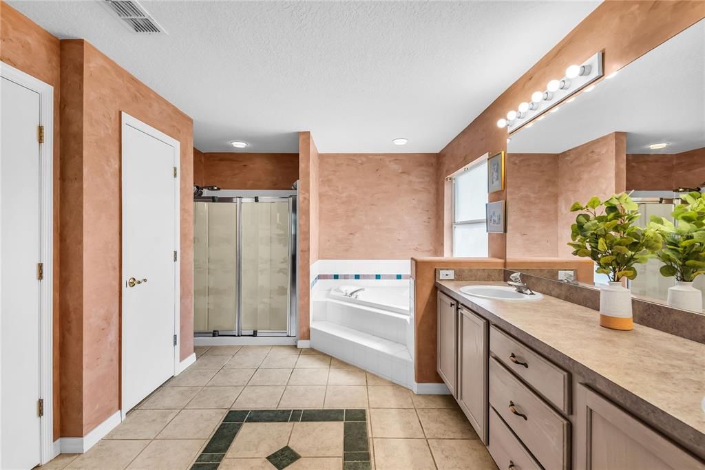 Activo con contrato: $628,000 (3 camas, 2 baños, 2117 Pies cuadrados)