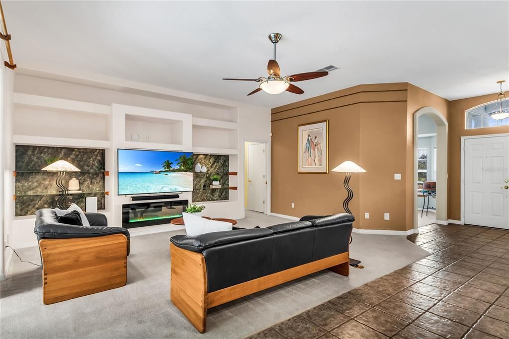 Activo con contrato: $628,000 (3 camas, 2 baños, 2117 Pies cuadrados)