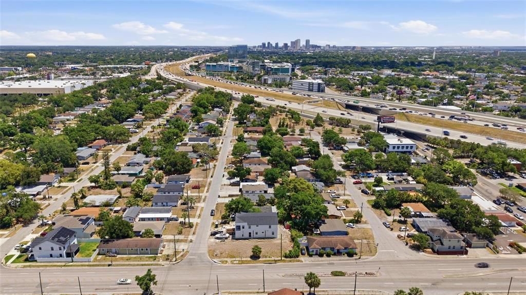На продажу: $285,000 (0.11 acres)