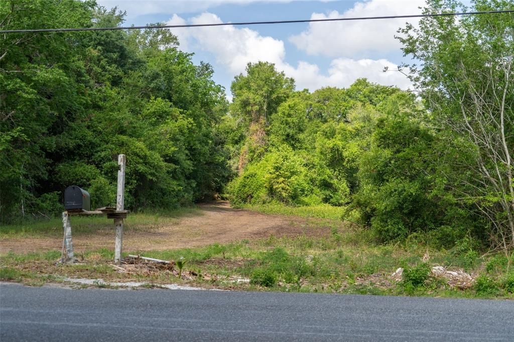 En Venta: $209,900 (2.50 acres)