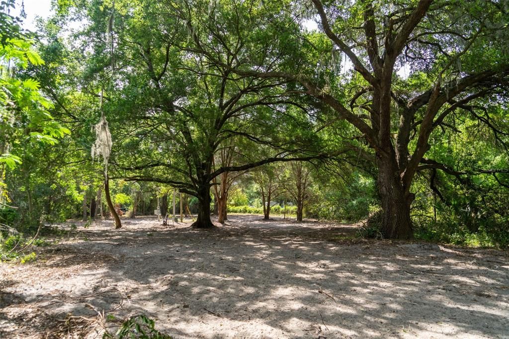 En Venta: $209,900 (2.50 acres)