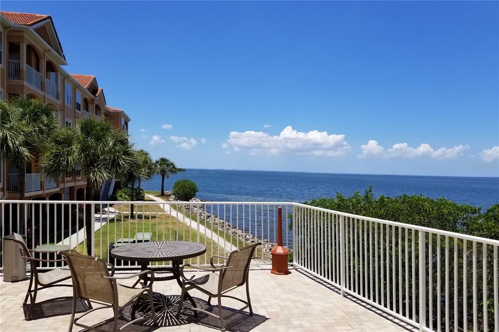 Activo con contrato: $275,000 (2 camas, 1 baños, 990 Pies cuadrados)