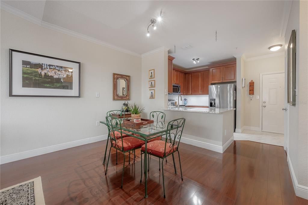 Activo con contrato: $275,000 (2 camas, 1 baños, 990 Pies cuadrados)
