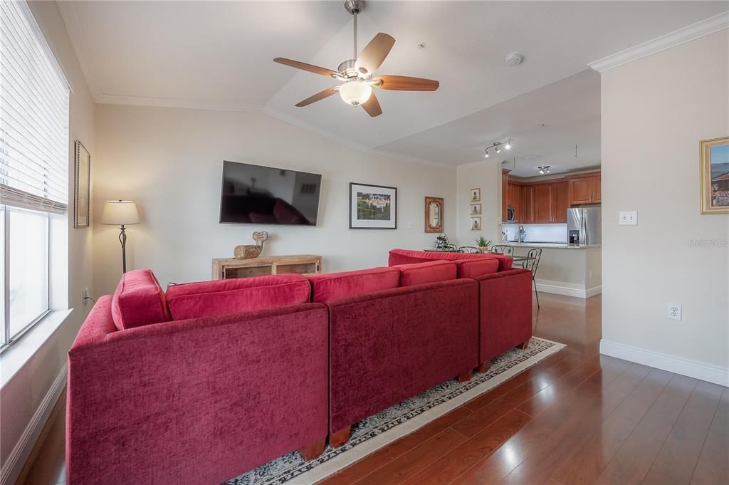 Activo con contrato: $275,000 (2 camas, 1 baños, 990 Pies cuadrados)