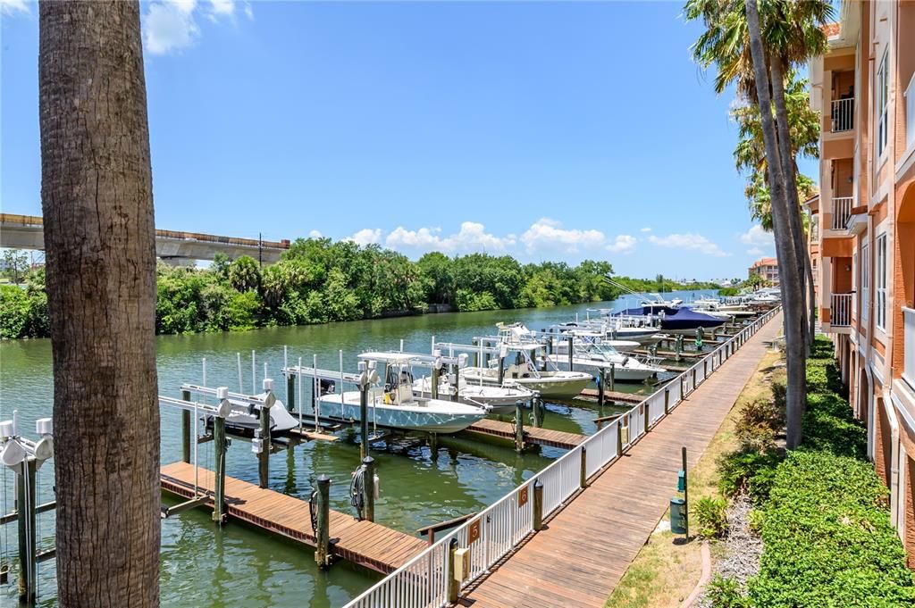 Activo con contrato: $275,000 (2 camas, 1 baños, 990 Pies cuadrados)
