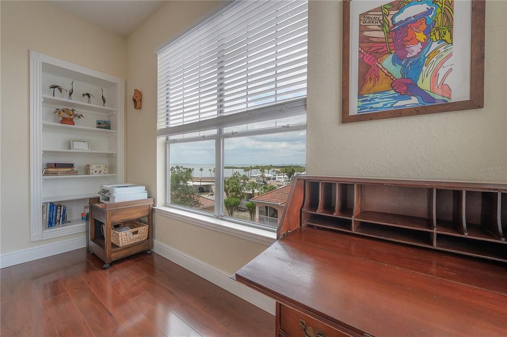 Activo con contrato: $275,000 (2 camas, 1 baños, 990 Pies cuadrados)