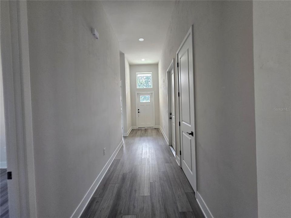 For Rent: $2,600 (3 beds, 2 baths, 2204 Square Feet)