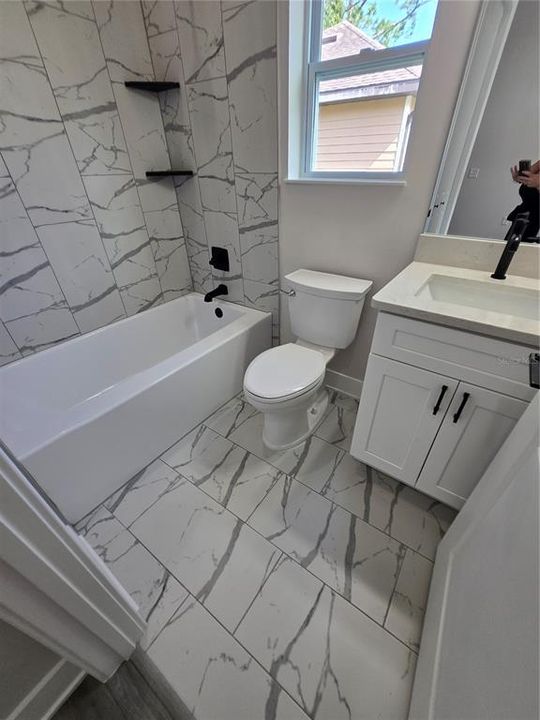 For Rent: $2,600 (3 beds, 2 baths, 2204 Square Feet)