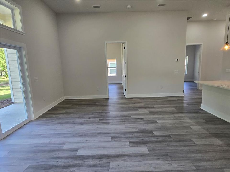 For Rent: $2,600 (3 beds, 2 baths, 2204 Square Feet)