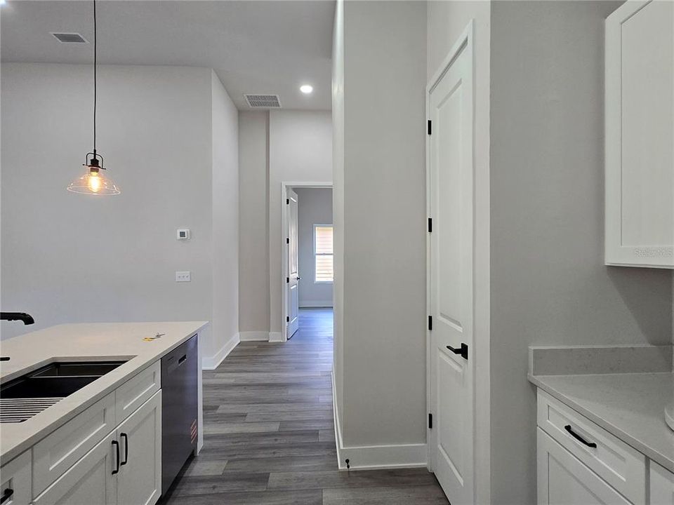 For Rent: $2,600 (3 beds, 2 baths, 2204 Square Feet)