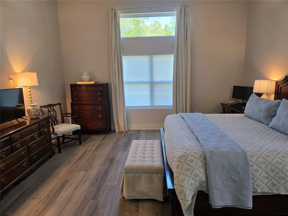 For Rent: $2,600 (3 beds, 2 baths, 2204 Square Feet)