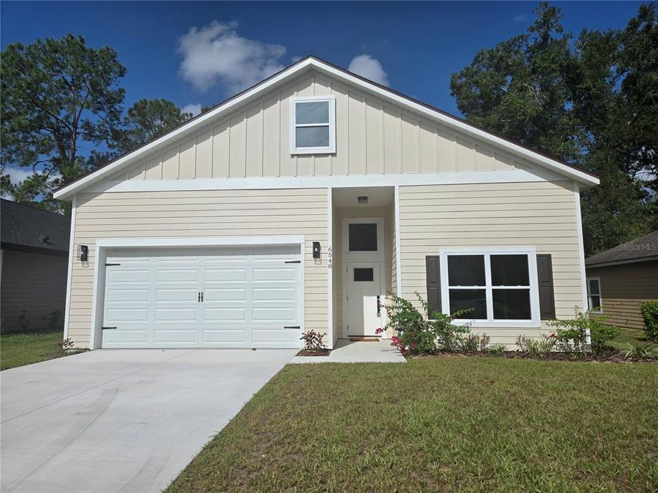 For Rent: $2,600 (3 beds, 2 baths, 2204 Square Feet)