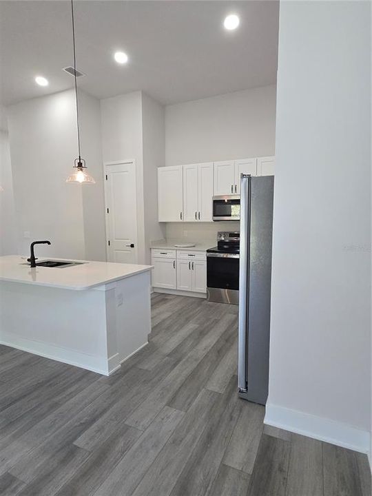 For Rent: $2,600 (3 beds, 2 baths, 2204 Square Feet)