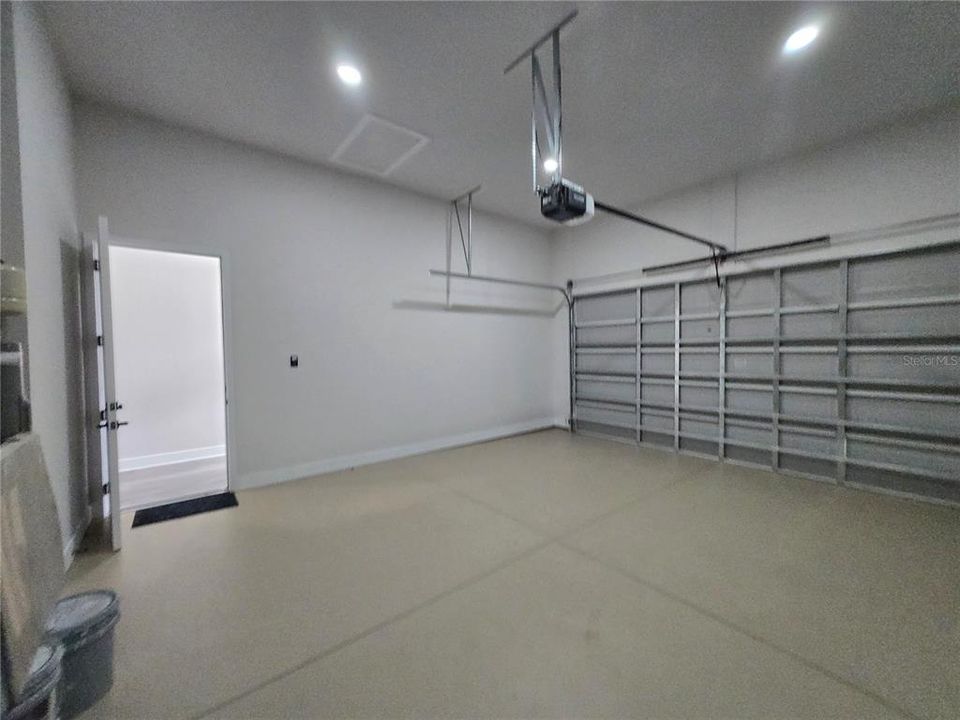 For Rent: $2,600 (3 beds, 2 baths, 2204 Square Feet)