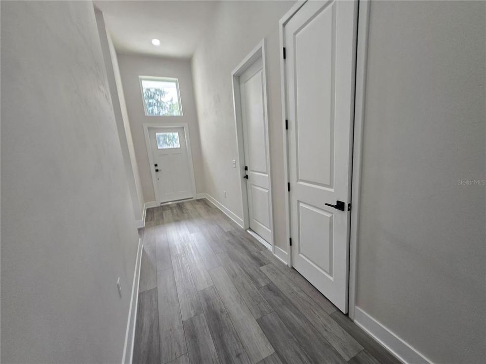 For Rent: $2,600 (3 beds, 2 baths, 2204 Square Feet)
