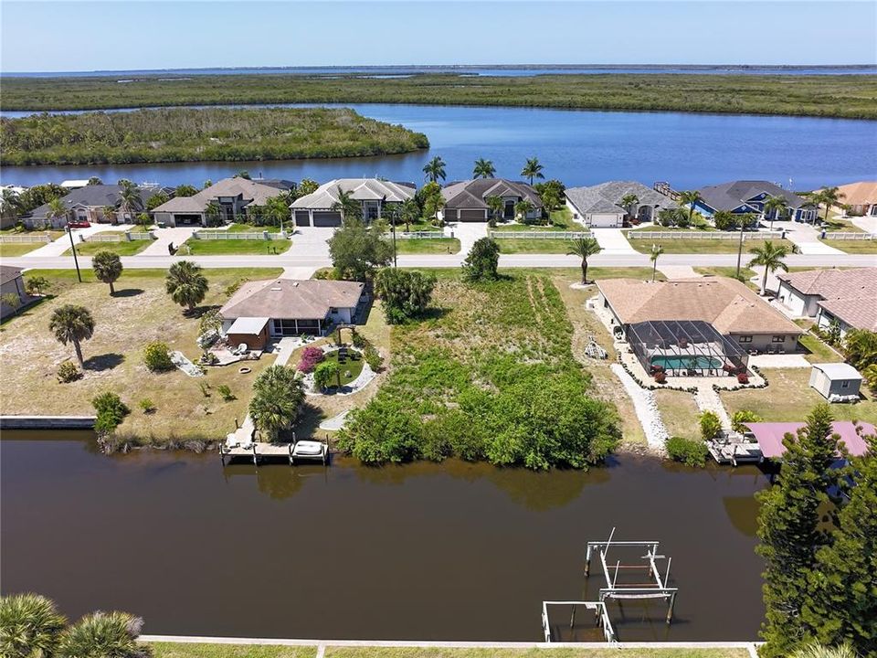待售: $138,000 (0.23 acres)