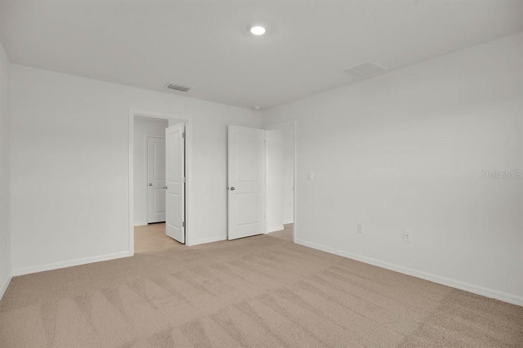 For Rent: $2,450 (4 beds, 2 baths, 1846 Square Feet)