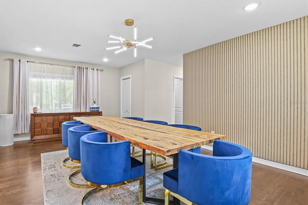 На продажу: $1,695,000 (6 спален, 3 ванн, 3339 Квадратных фут)