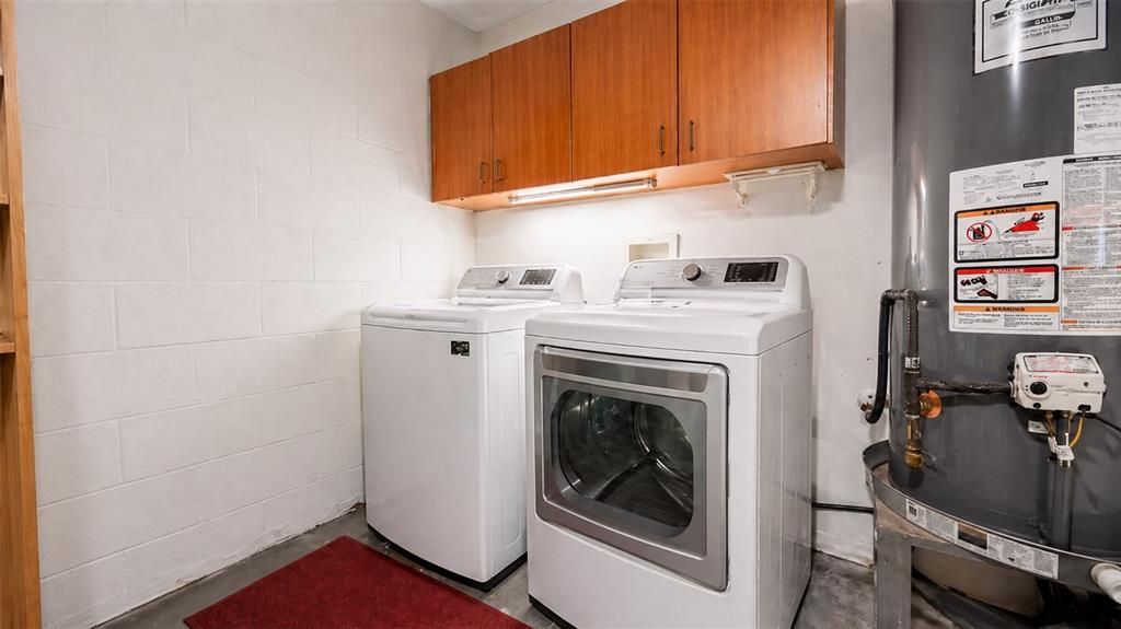 Active With Contract: $2,100 (3 beds, 2 baths, 1215 Square Feet)