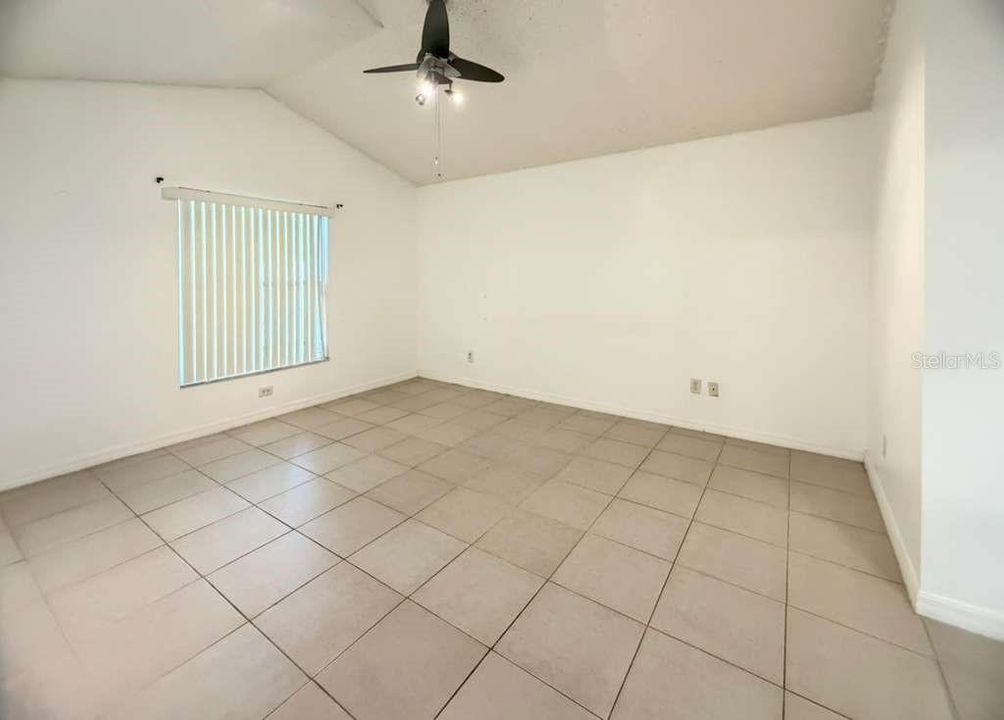 Active With Contract: $2,100 (3 beds, 2 baths, 1215 Square Feet)