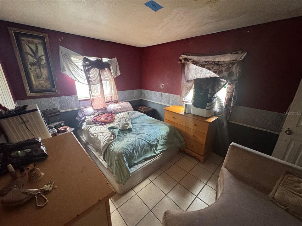 Activo con contrato: $135,000 (3 camas, 2 baños, 912 Pies cuadrados)