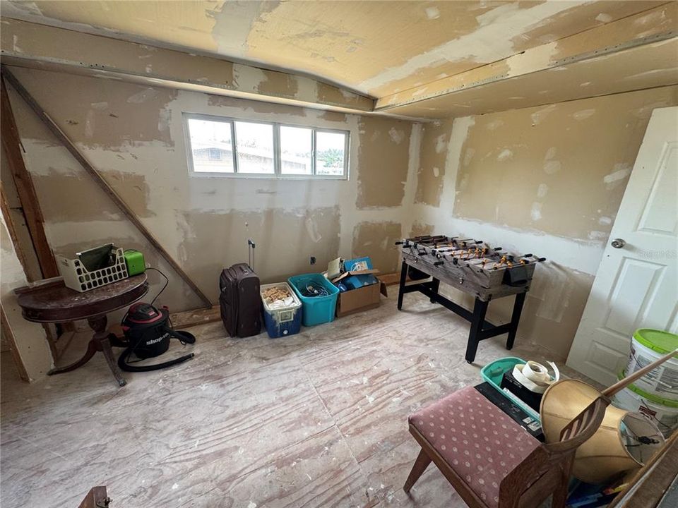 Activo con contrato: $135,000 (3 camas, 2 baños, 912 Pies cuadrados)