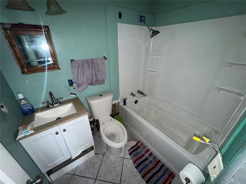 Activo con contrato: $135,000 (3 camas, 2 baños, 912 Pies cuadrados)