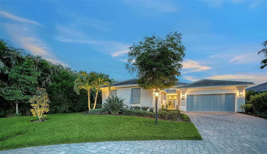 Active With Contract: $997,000 (3 beds, 3 baths, 2755 Square Feet)