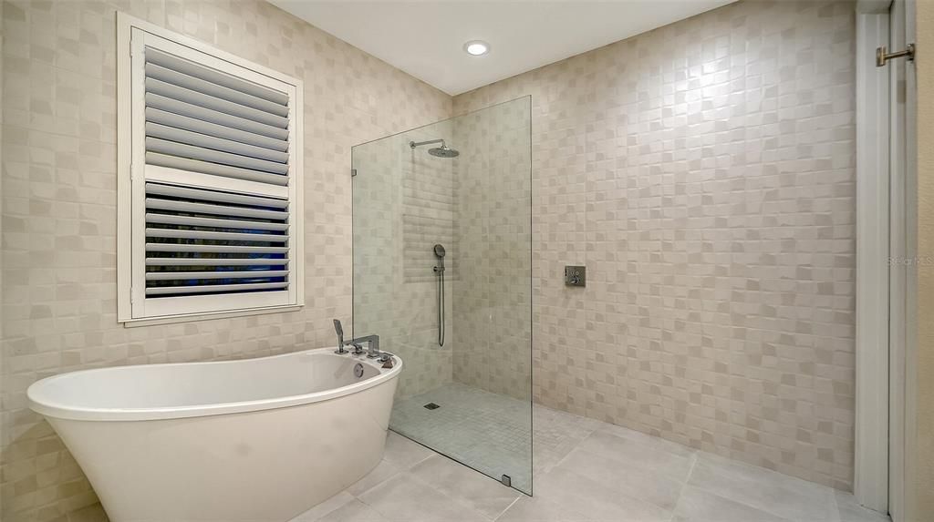 Active With Contract: $997,000 (3 beds, 3 baths, 2755 Square Feet)