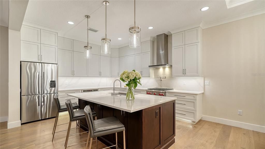 Active With Contract: $997,000 (3 beds, 3 baths, 2755 Square Feet)