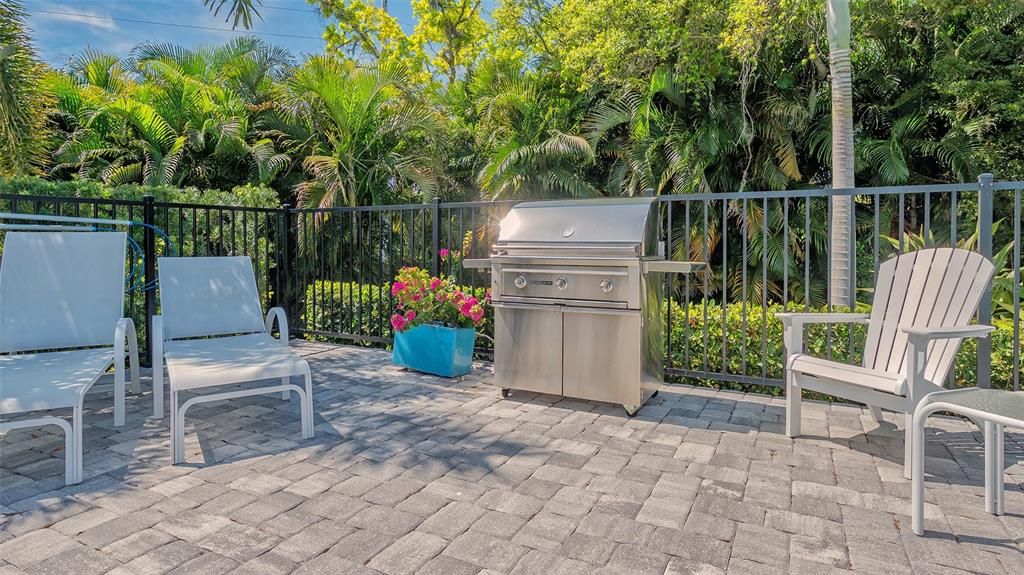 Active With Contract: $997,000 (3 beds, 3 baths, 2755 Square Feet)