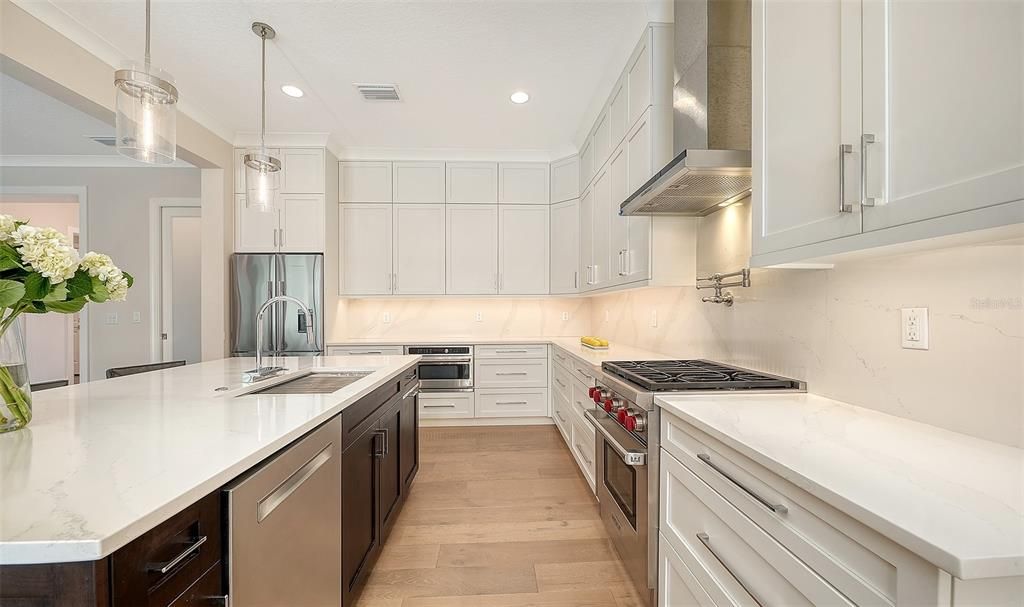 Active With Contract: $997,000 (3 beds, 3 baths, 2755 Square Feet)