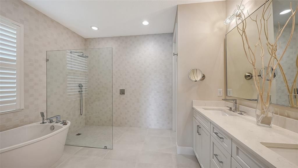 Active With Contract: $997,000 (3 beds, 3 baths, 2755 Square Feet)
