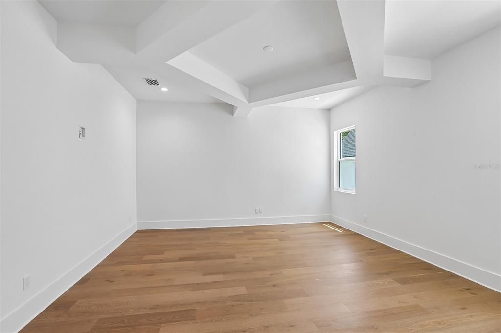 На продажу: $3,499,000 (5 спален, 5 ванн, 5841 Квадратных фут)