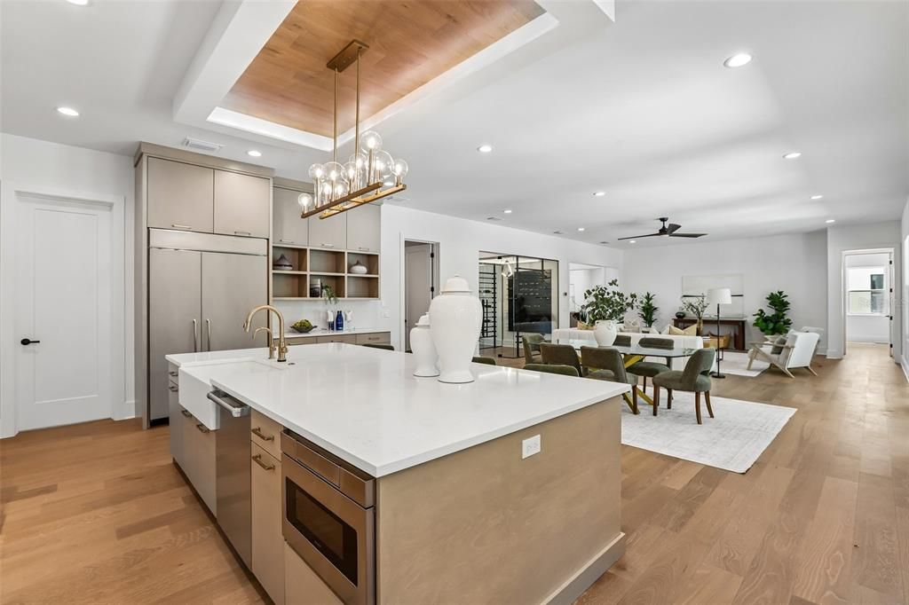 На продажу: $3,499,000 (5 спален, 5 ванн, 5841 Квадратных фут)