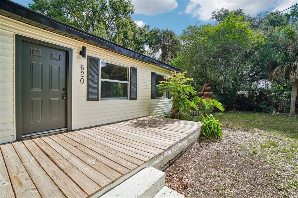 For Sale: $250,000 (3 beds, 2 baths, 1012 Square Feet)
