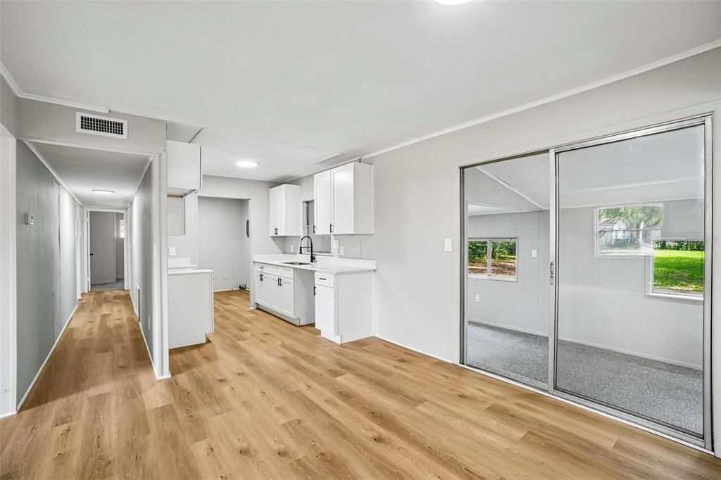 For Sale: $250,000 (3 beds, 2 baths, 1012 Square Feet)