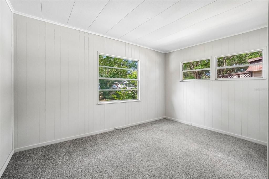 For Sale: $250,000 (3 beds, 2 baths, 1012 Square Feet)