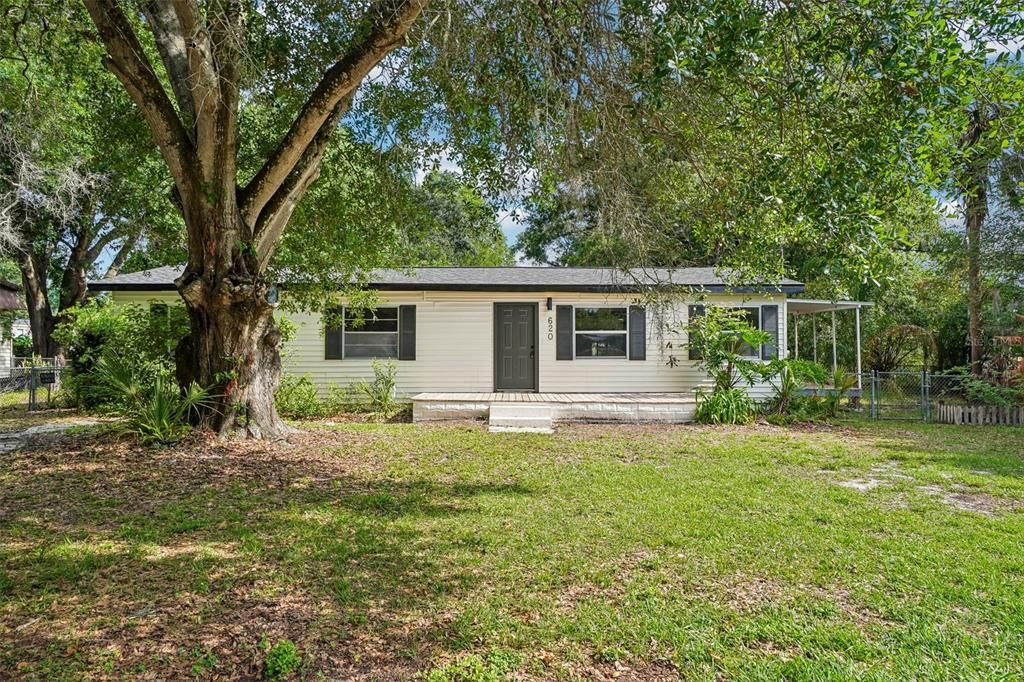 For Sale: $250,000 (3 beds, 2 baths, 1012 Square Feet)