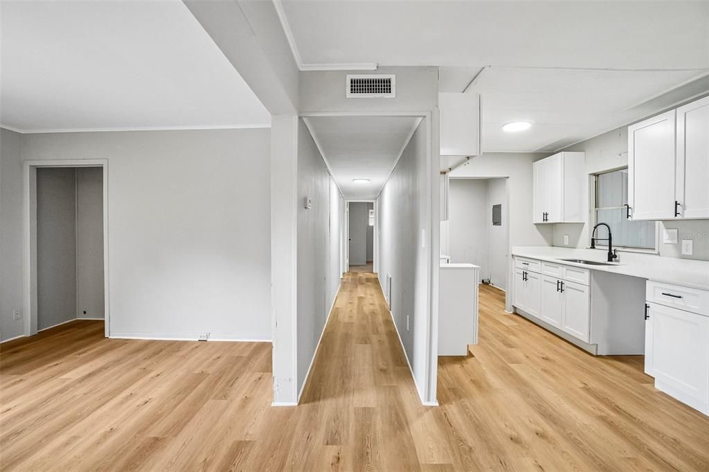 For Sale: $250,000 (3 beds, 2 baths, 1012 Square Feet)