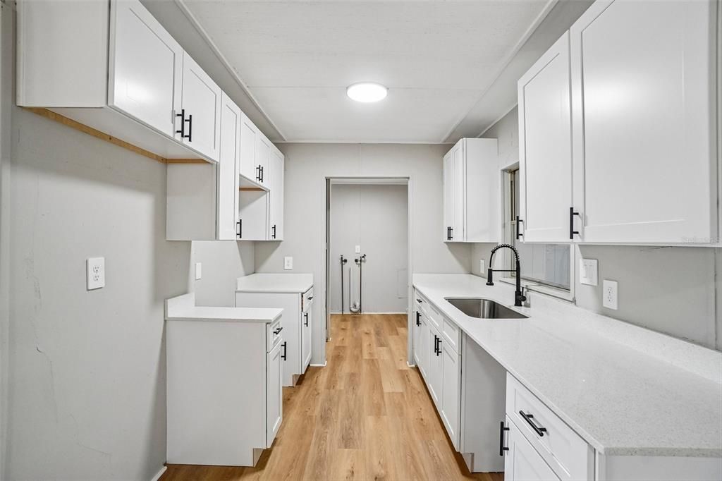 For Sale: $250,000 (3 beds, 2 baths, 1012 Square Feet)