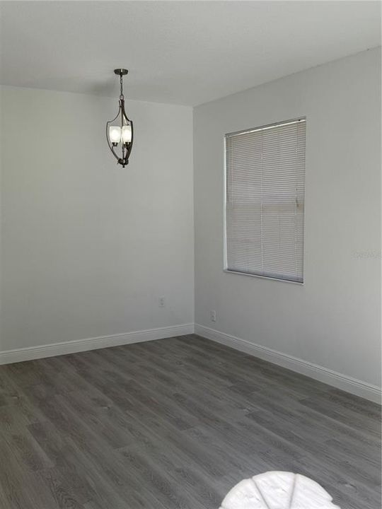 Activo con contrato: $2,800 (4 camas, 2 baños, 1705 Pies cuadrados)