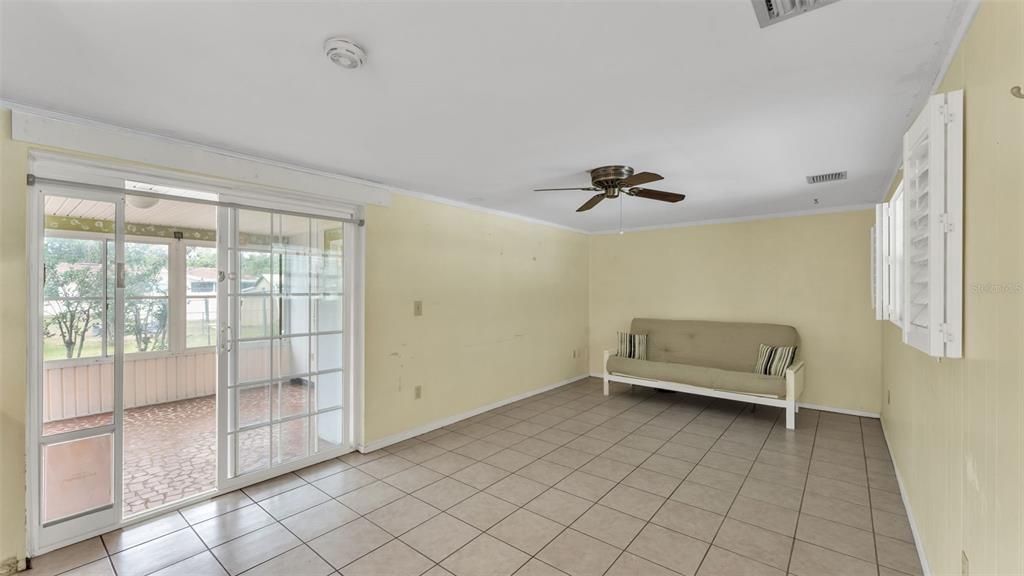 Active With Contract: $235,000 (3 beds, 2 baths, 1444 Square Feet)