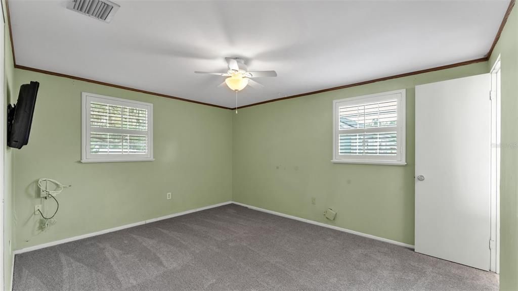 Active With Contract: $235,000 (3 beds, 2 baths, 1444 Square Feet)
