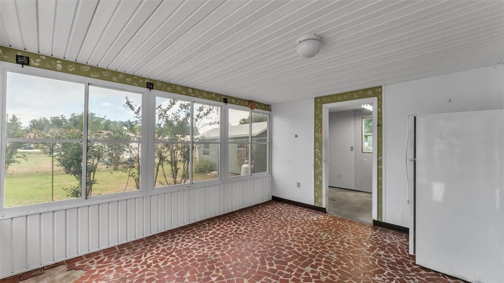 Active With Contract: $235,000 (3 beds, 2 baths, 1444 Square Feet)
