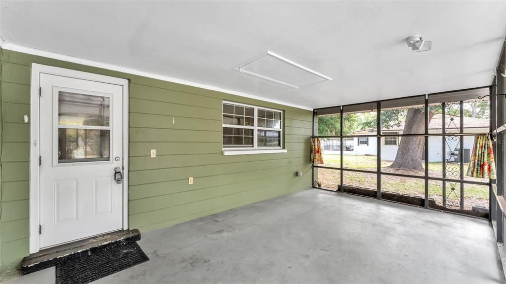 Active With Contract: $235,000 (3 beds, 2 baths, 1444 Square Feet)