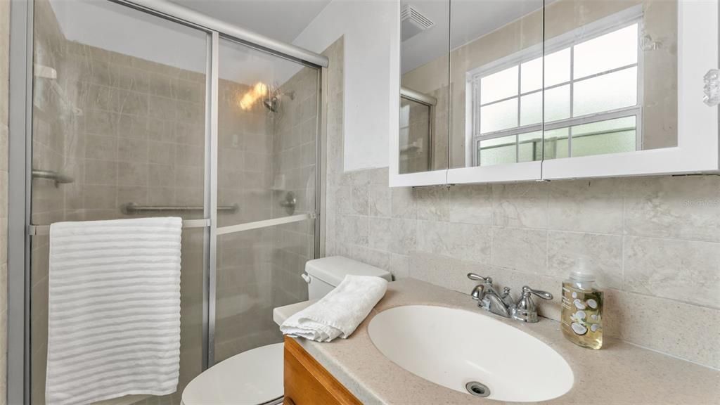 Active With Contract: $235,000 (3 beds, 2 baths, 1444 Square Feet)